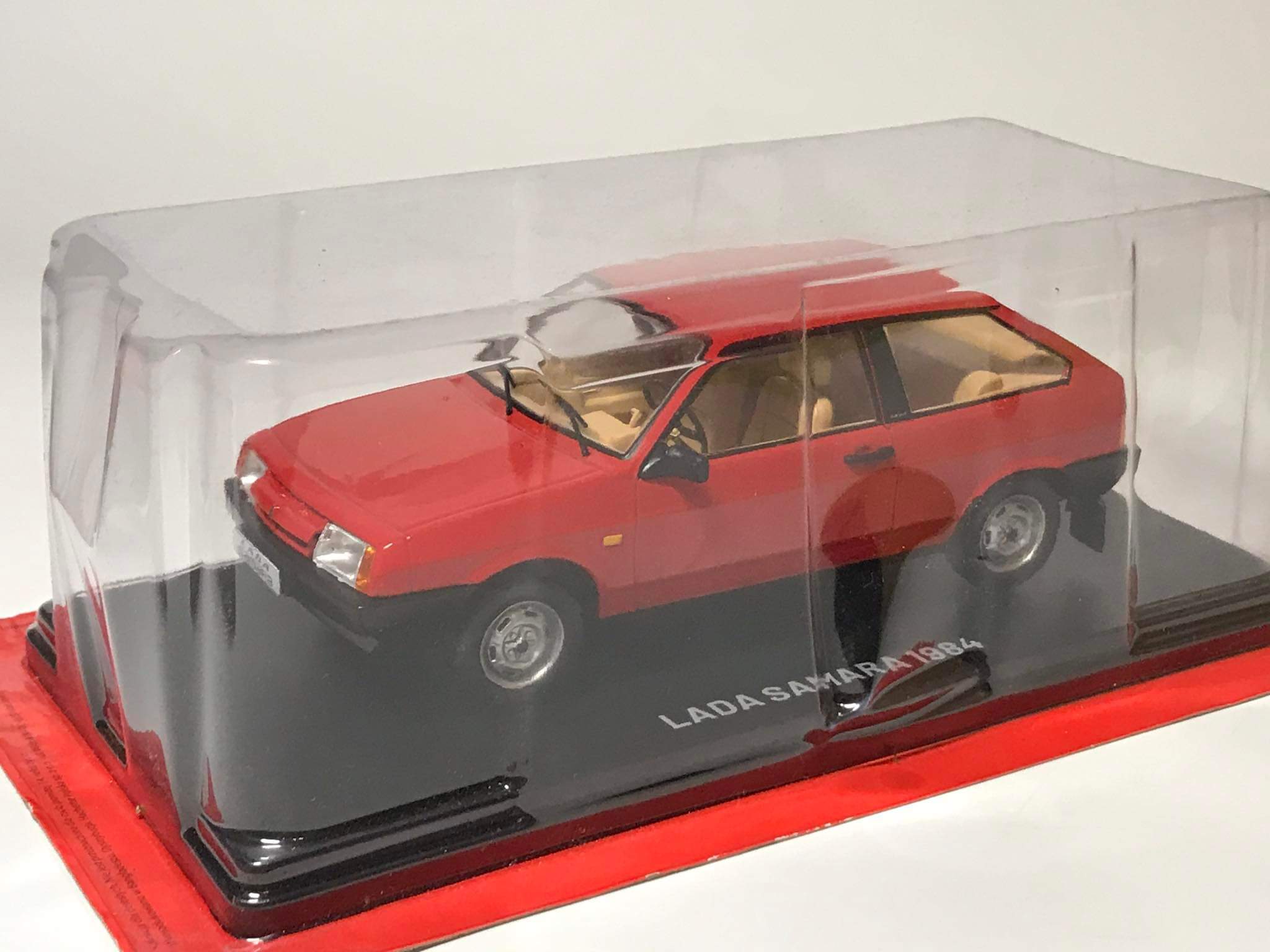 Lada Samara 1984 (1:24)