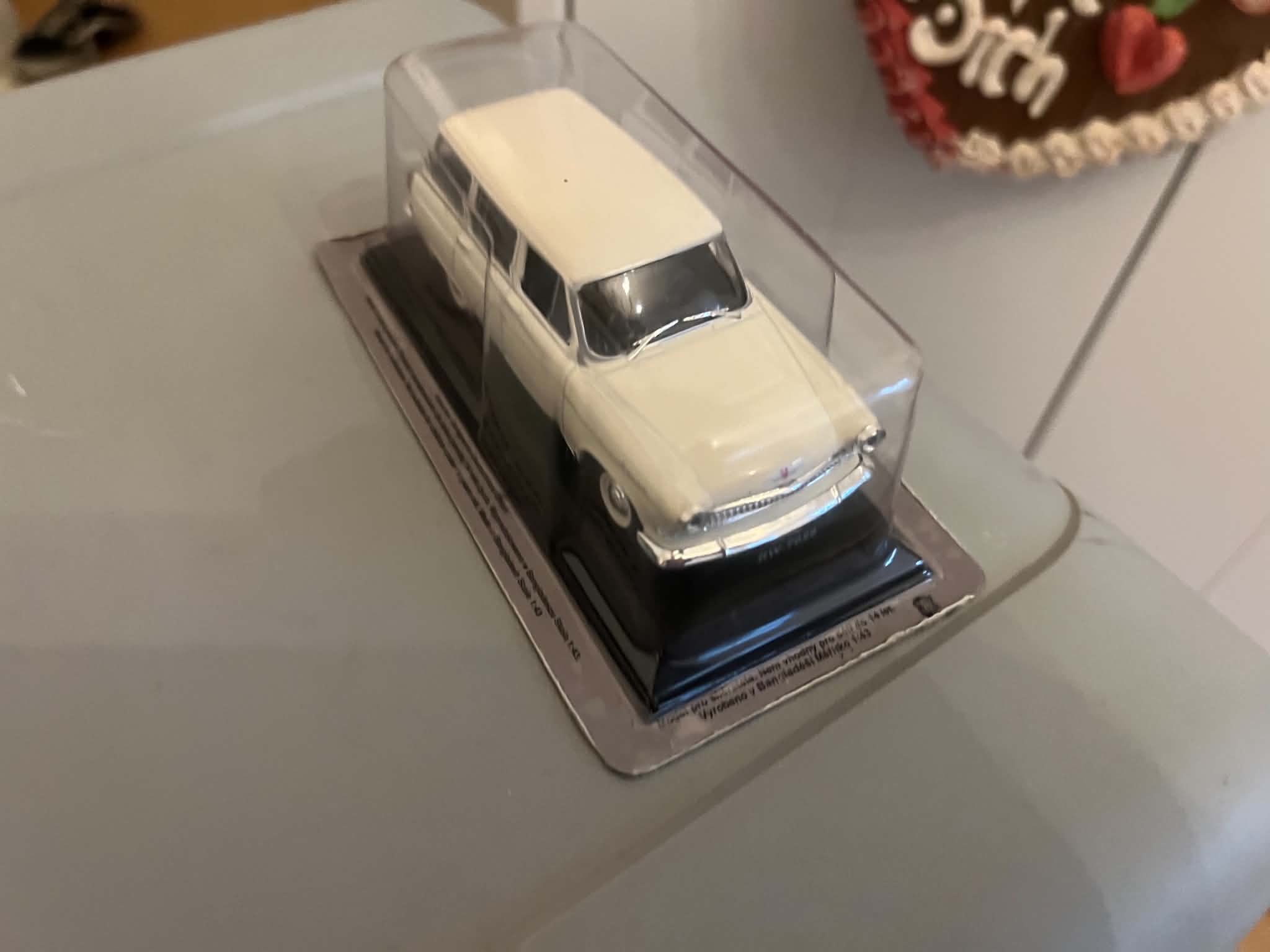 GAZ M22 Wołga (1:43) DeAgostini Auta PRL - obrazek 2
