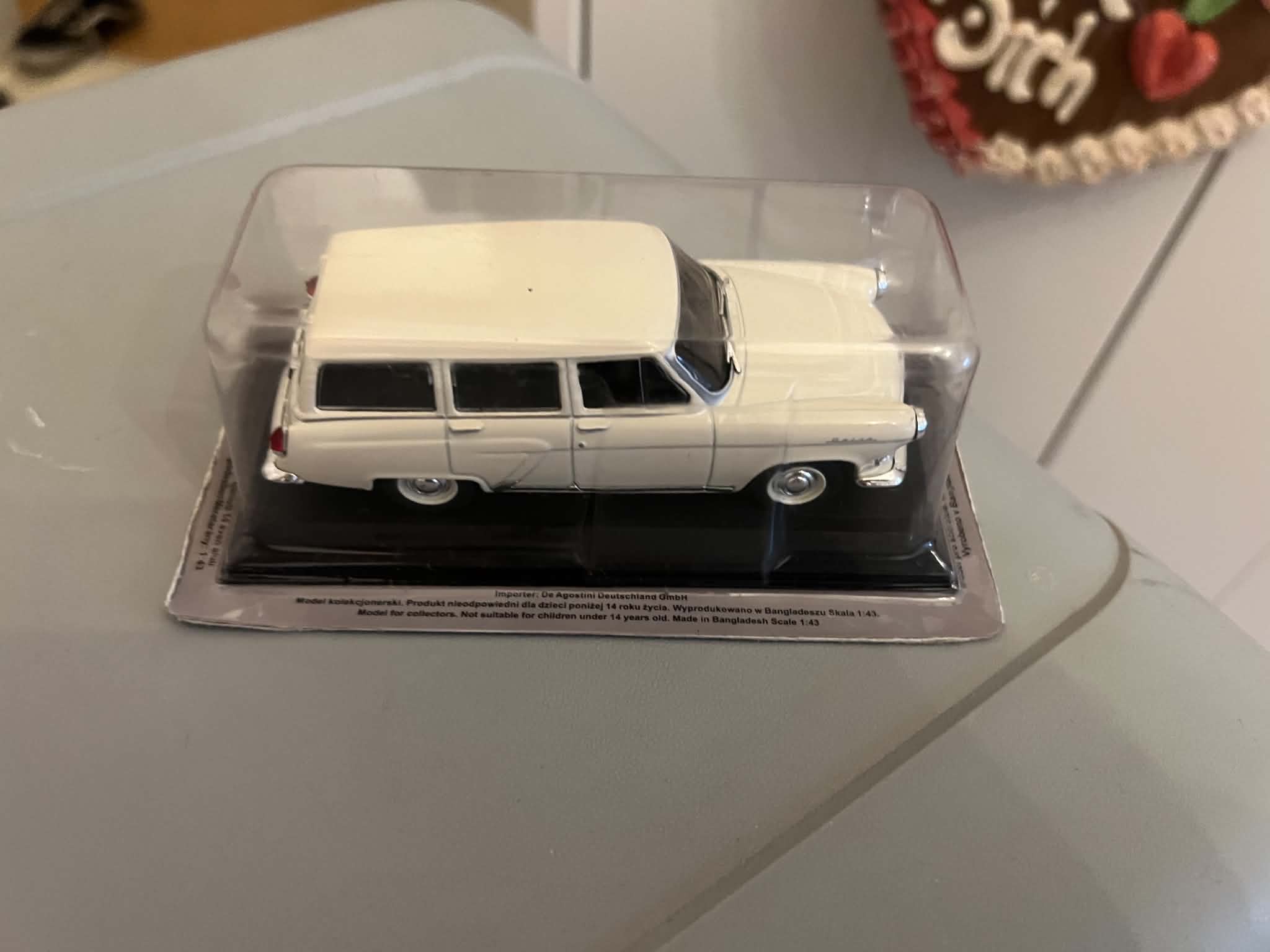 GAZ M22 Wołga (1:43) DeAgostini Auta PRL - obrazek 4