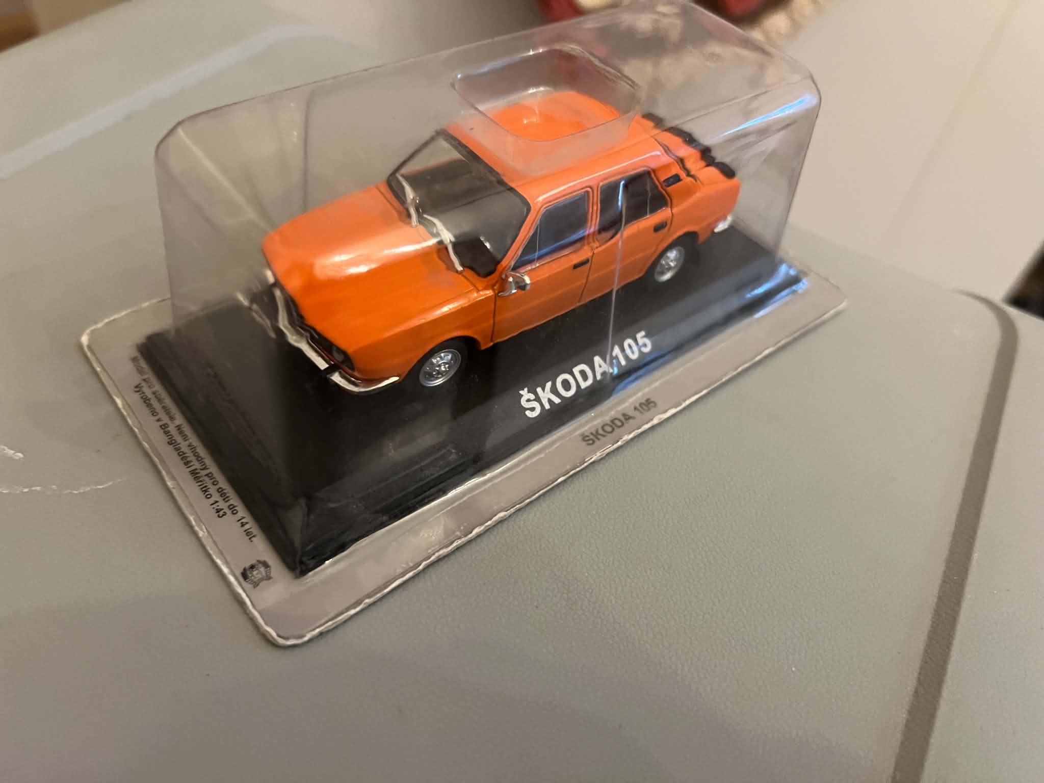 Skoda 105 (1:43) DeAgostini Auta PRL
