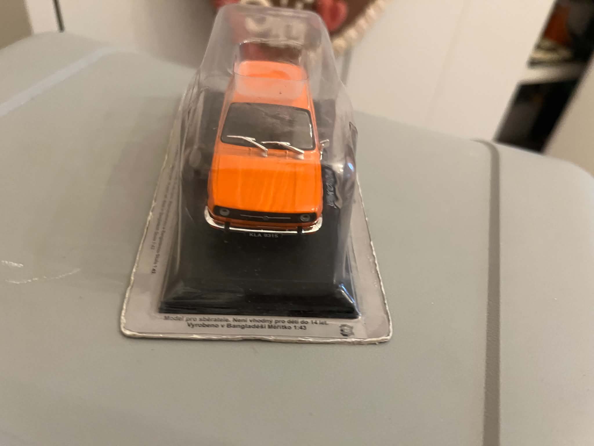 Skoda 105 (1:43) DeAgostini Auta PRL - obrazek 2