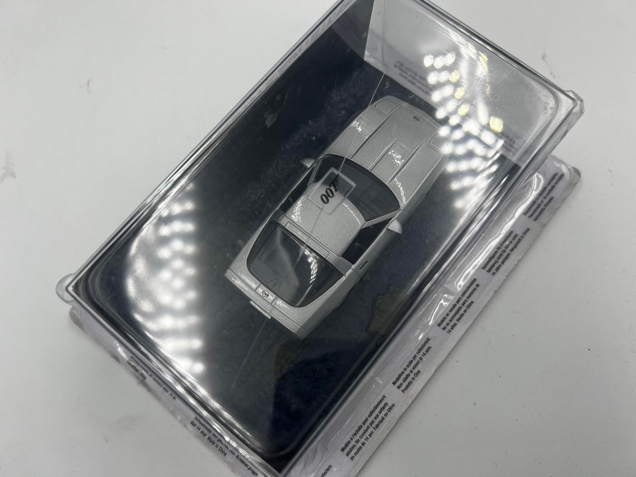 Chevrolet Corvette A View To Kill 007 (1:43) - obrazek 2