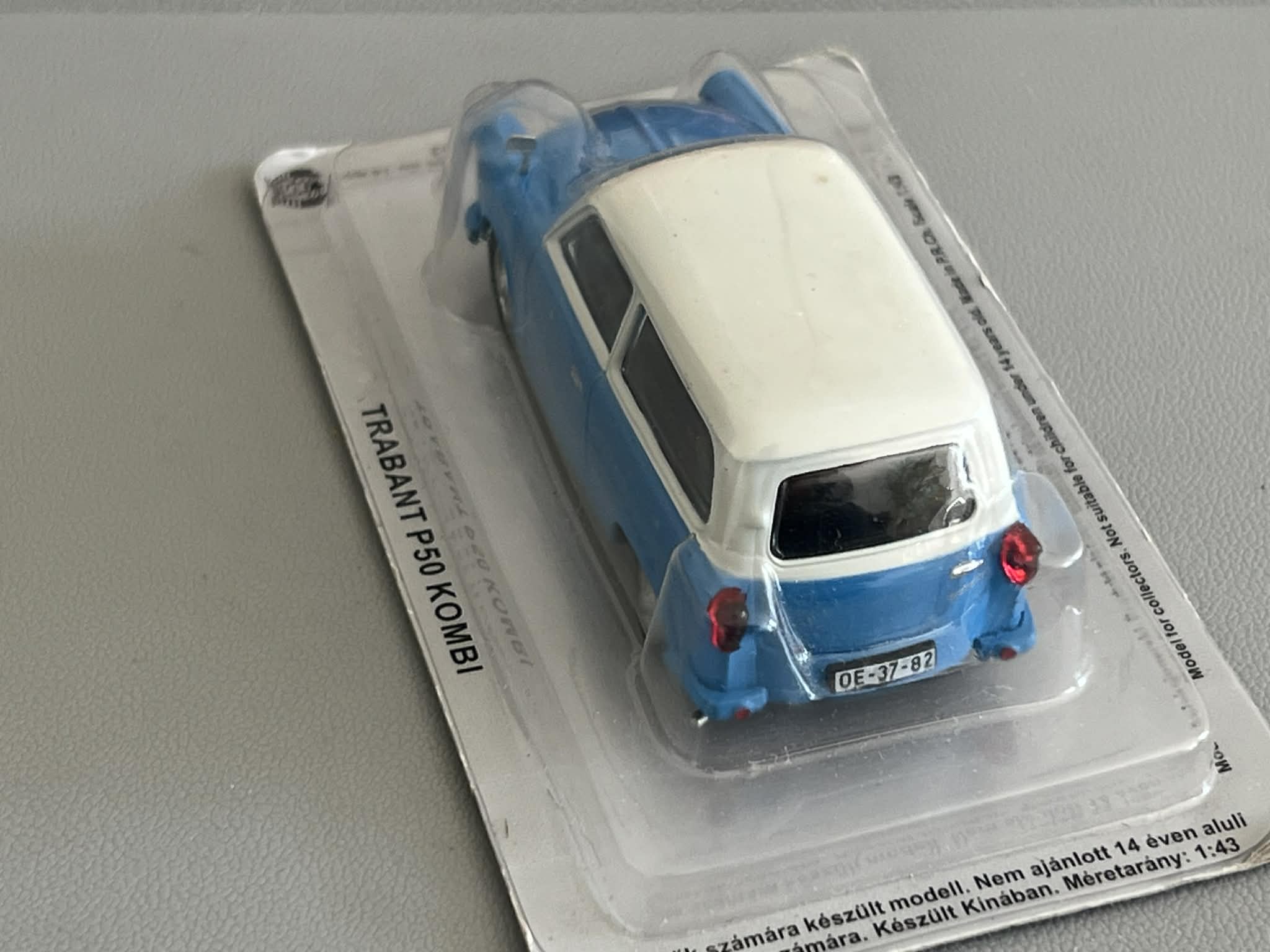 Trabant P50 kombi (1:43) nowe w blistrze - obrazek 4