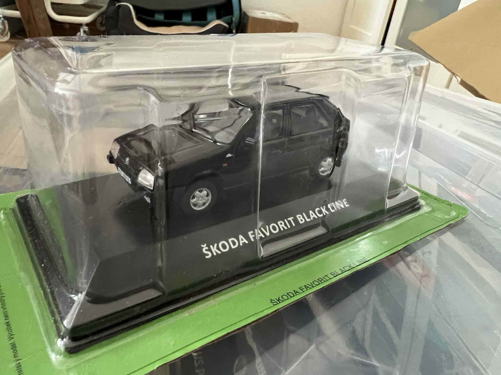 Skoda Favorit Black Line (1:43) DeAgostini