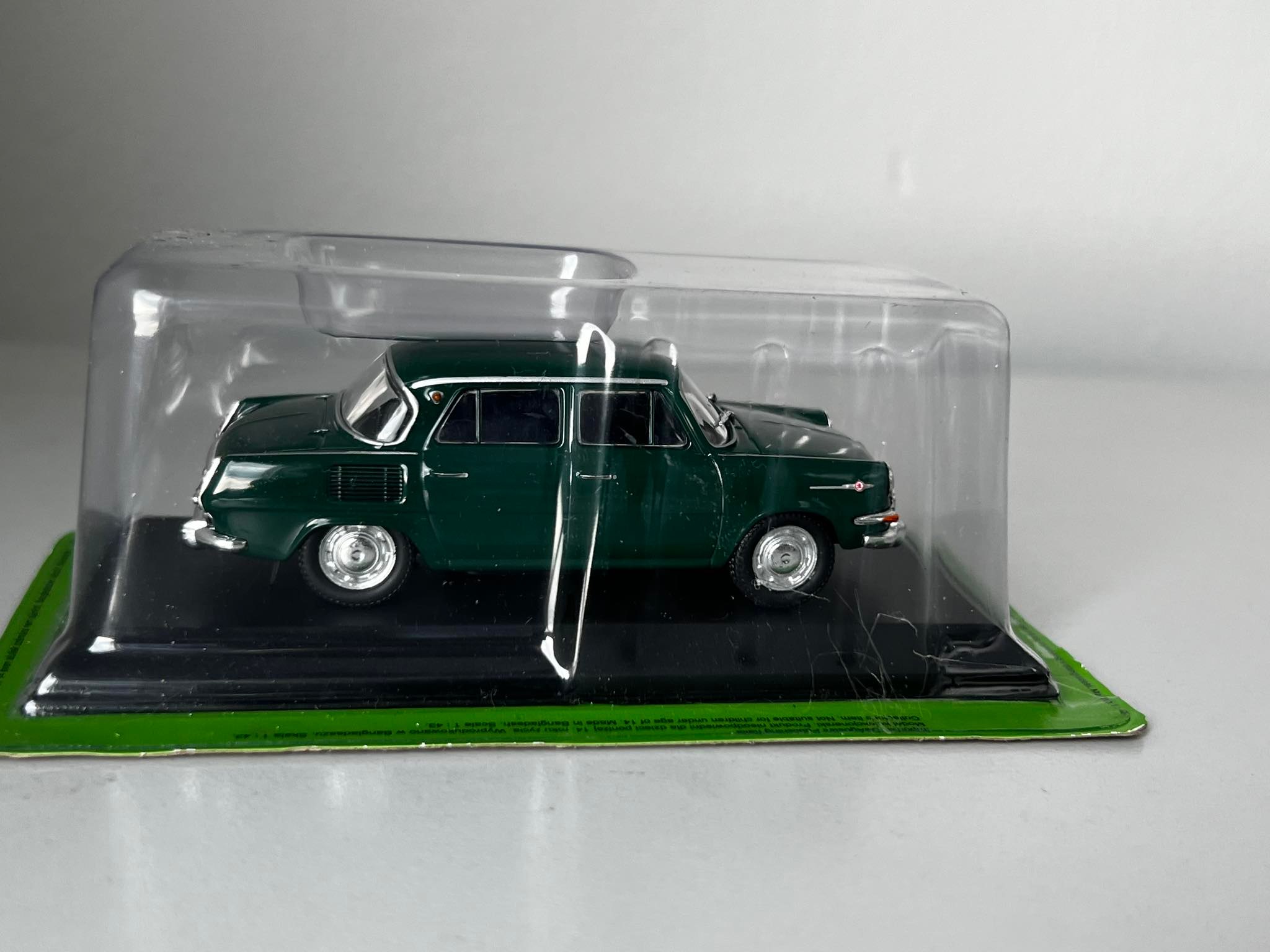 Skoda 1000 MBG De Luxe (1:43) - obrazek 4