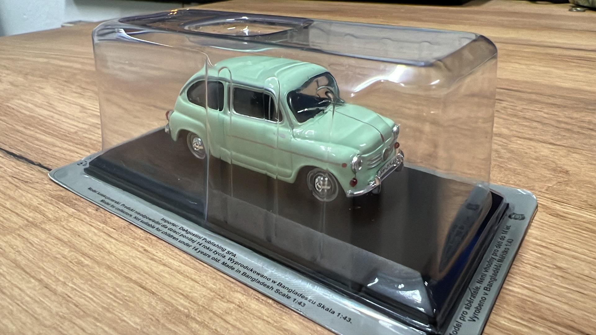 PROGETTO K ZASTAVA 750 1/43 ミニカー グリーン PROGETTO K ZASTAVA