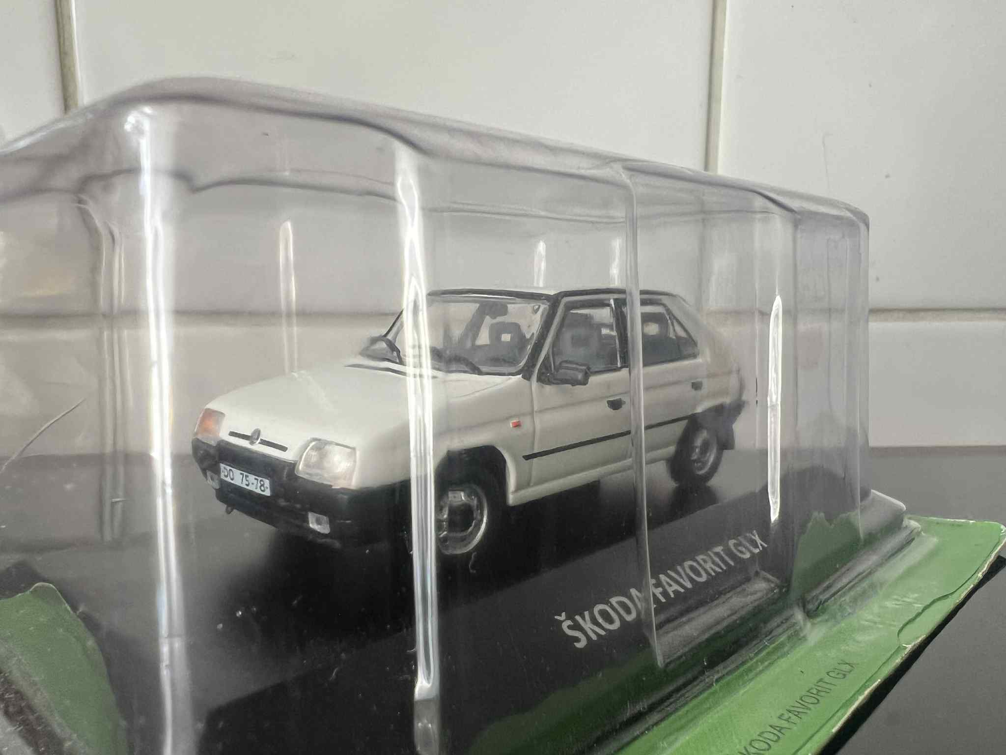 Skoda Favorit GLX (1:43) - obrazek 3