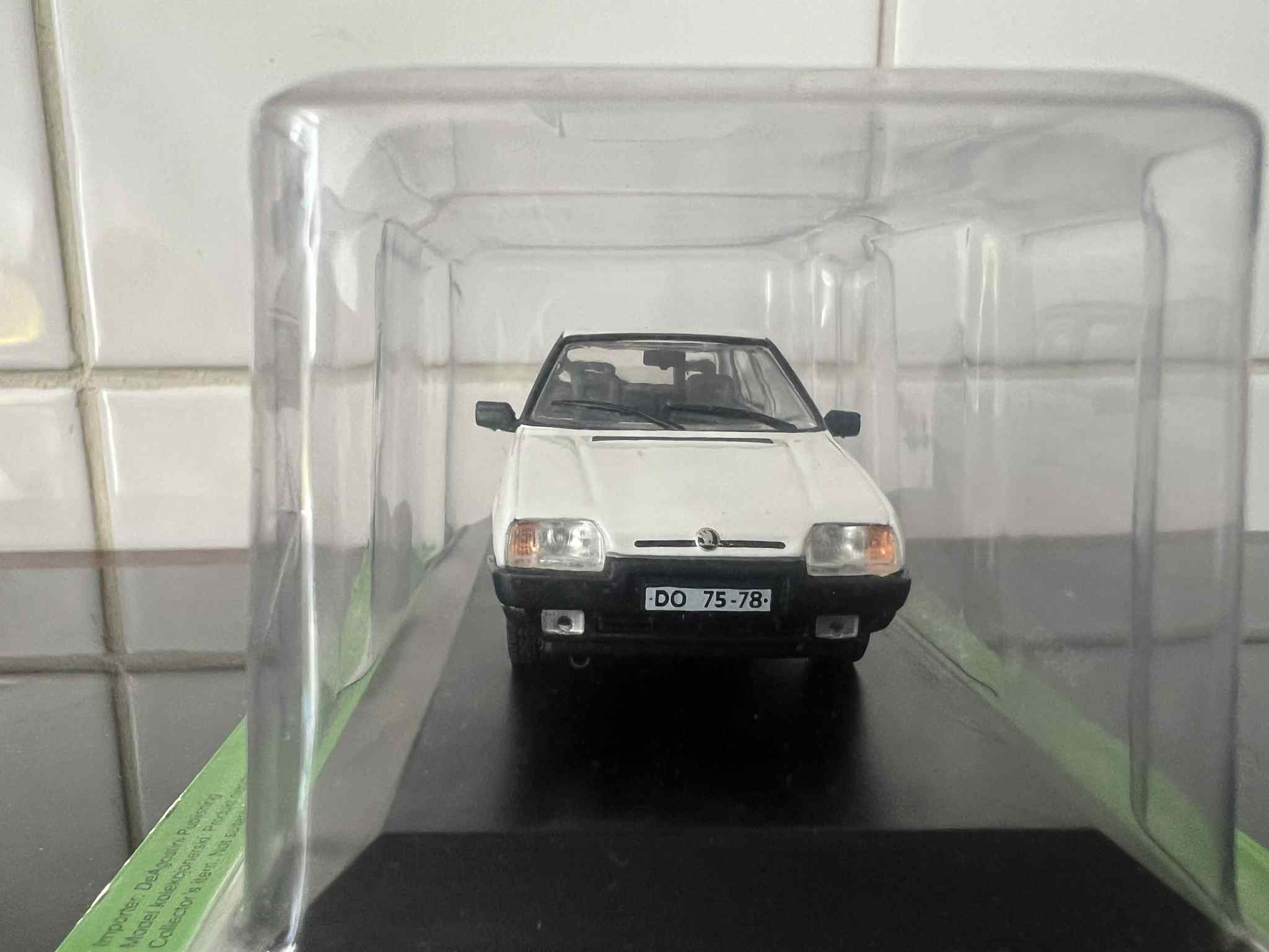 Skoda Favorit GLX (1:43) - obrazek 2