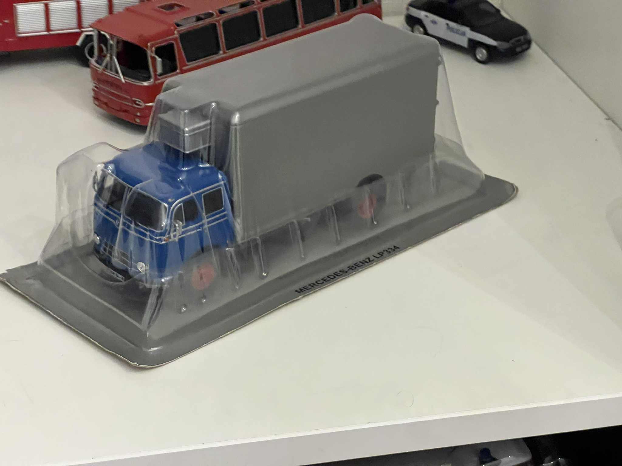 Mercedes-Benz LP334 (1:43) - obrazek 4