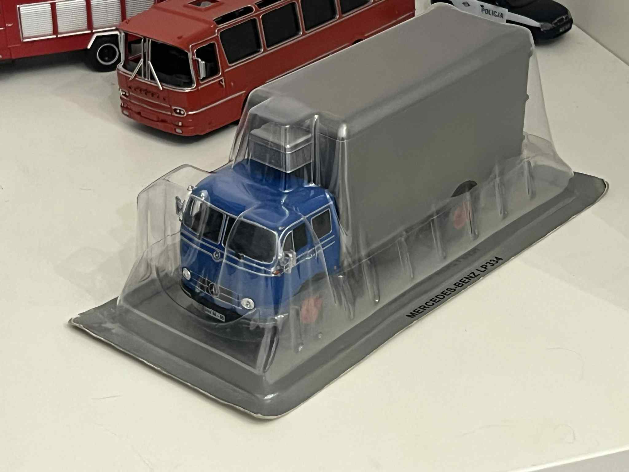 Mercedes-Benz LP334 (1:43)