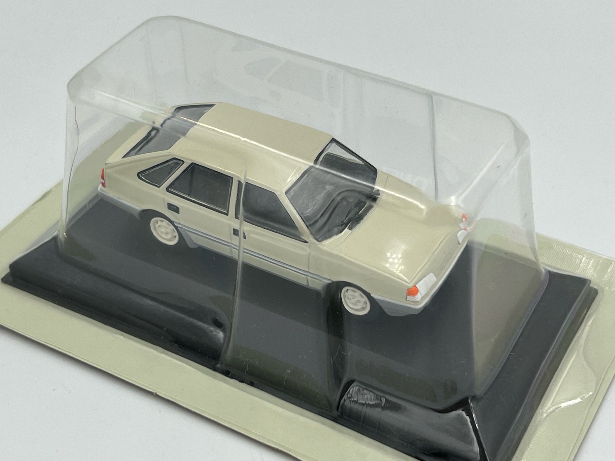 FSO Polonez Caro Prototyp (1:43) - Samochody w Skali