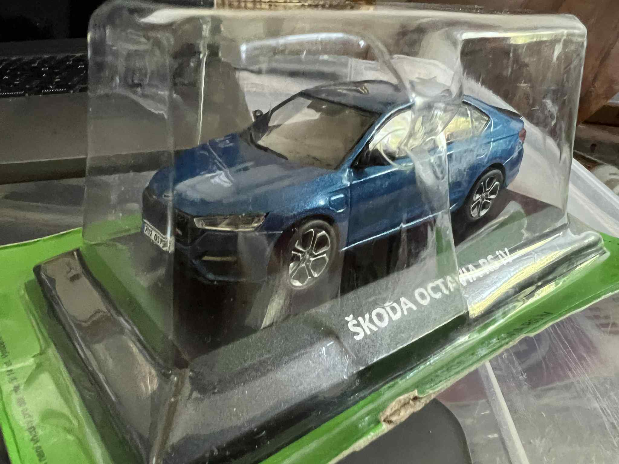 Skoda Octavia RS IV (1:43) - obrazek 2
