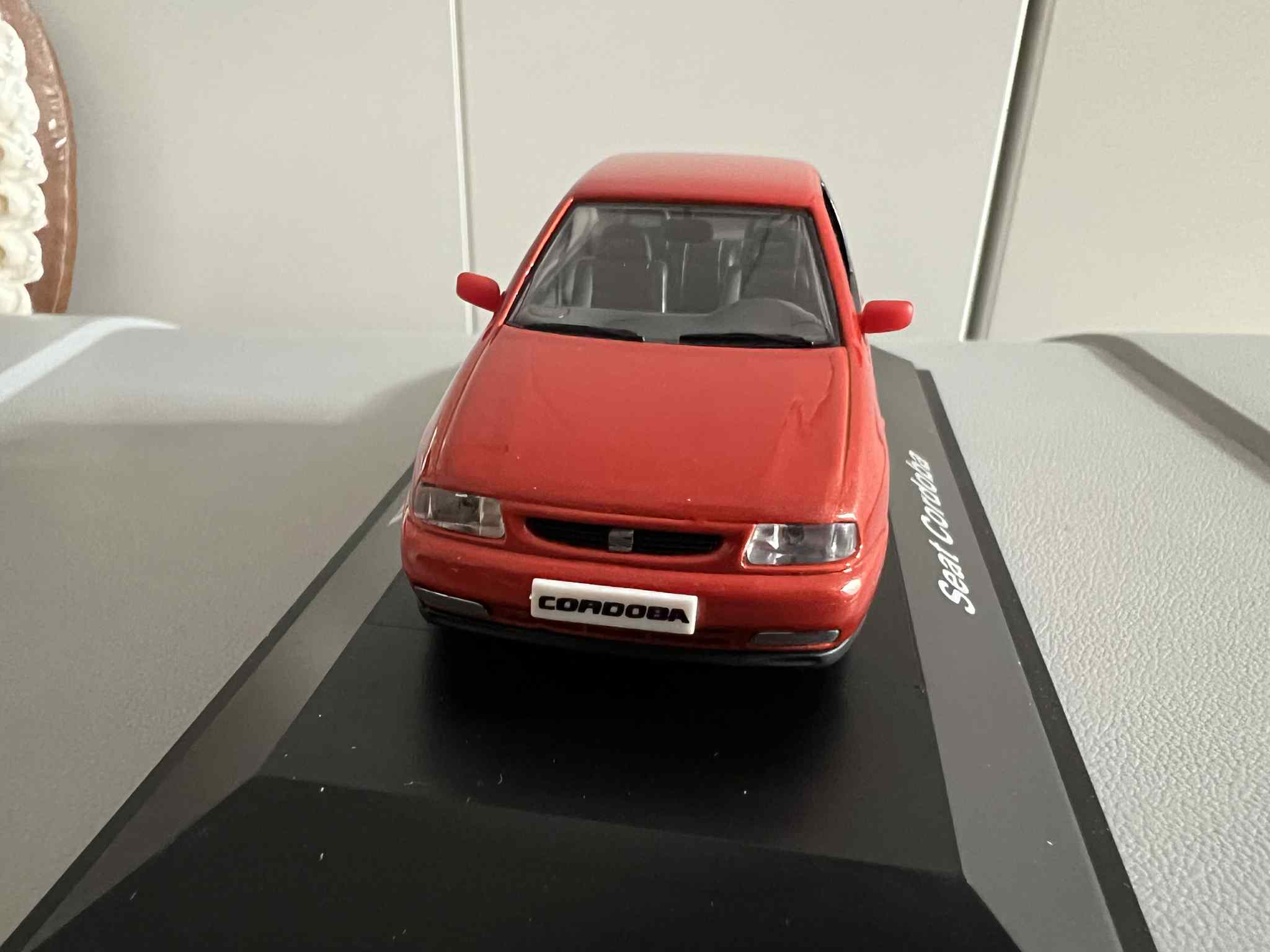 Seat Cordoba Czerwony (1:43) - obrazek 2