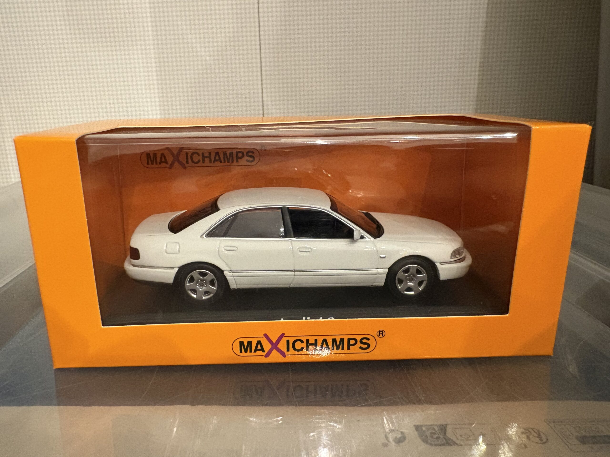 Audi A8 (1:43) Maxichamps/Minichamps