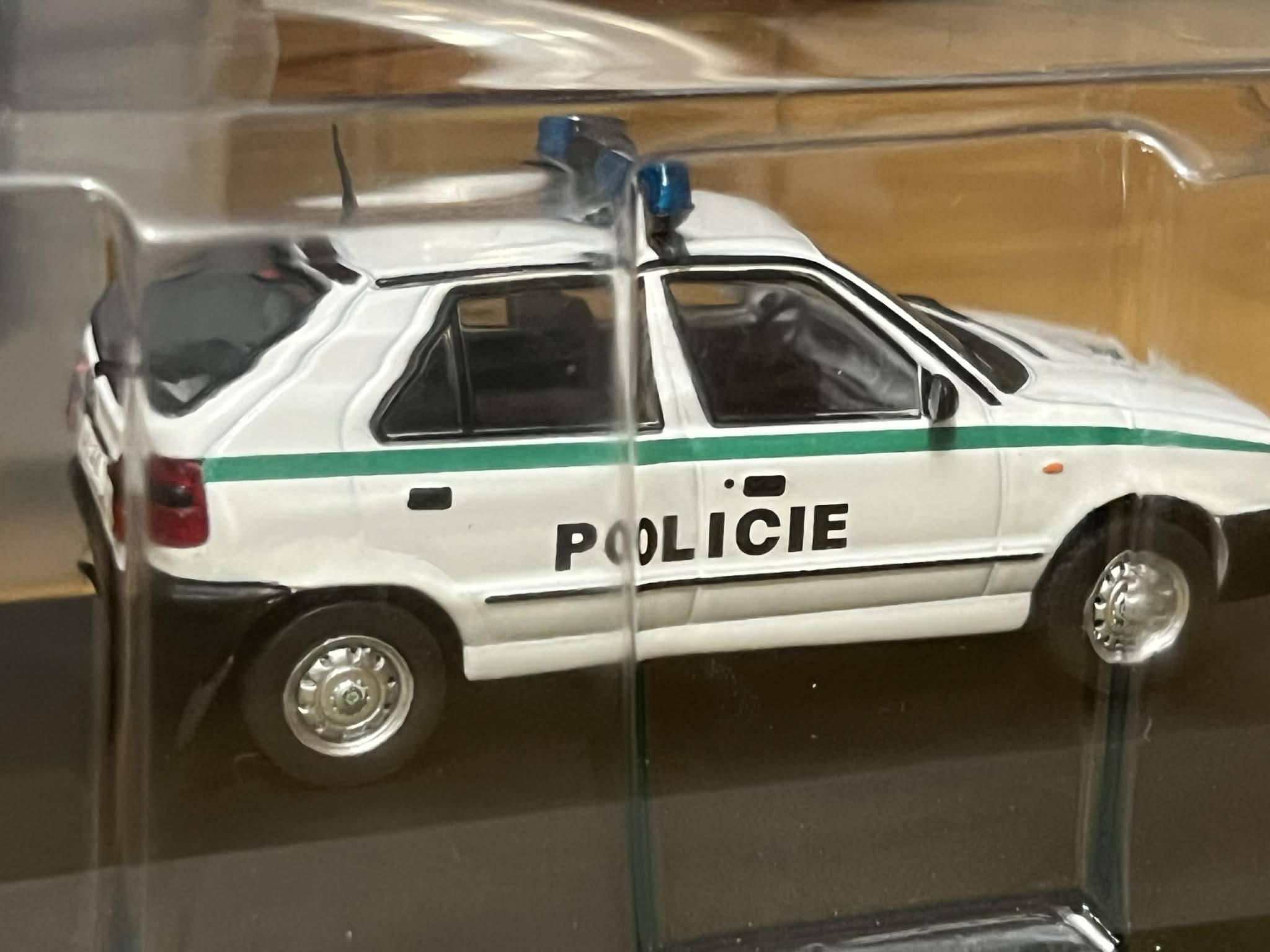 Skoda Felicia GLX (1:43) Policja - obrazek 5