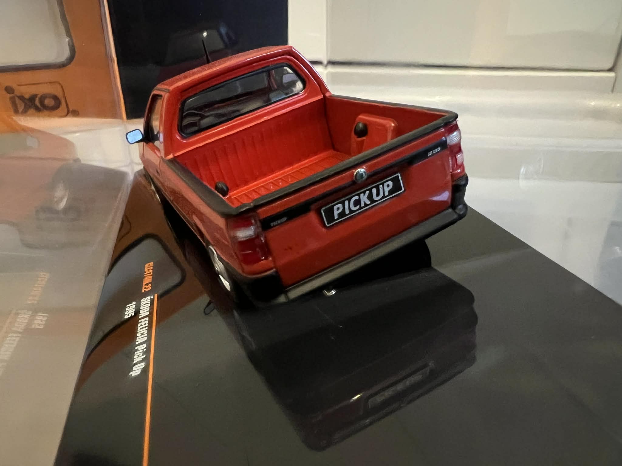 Skoda Felicia Pick Up (1:43) IXO - obrazek 5