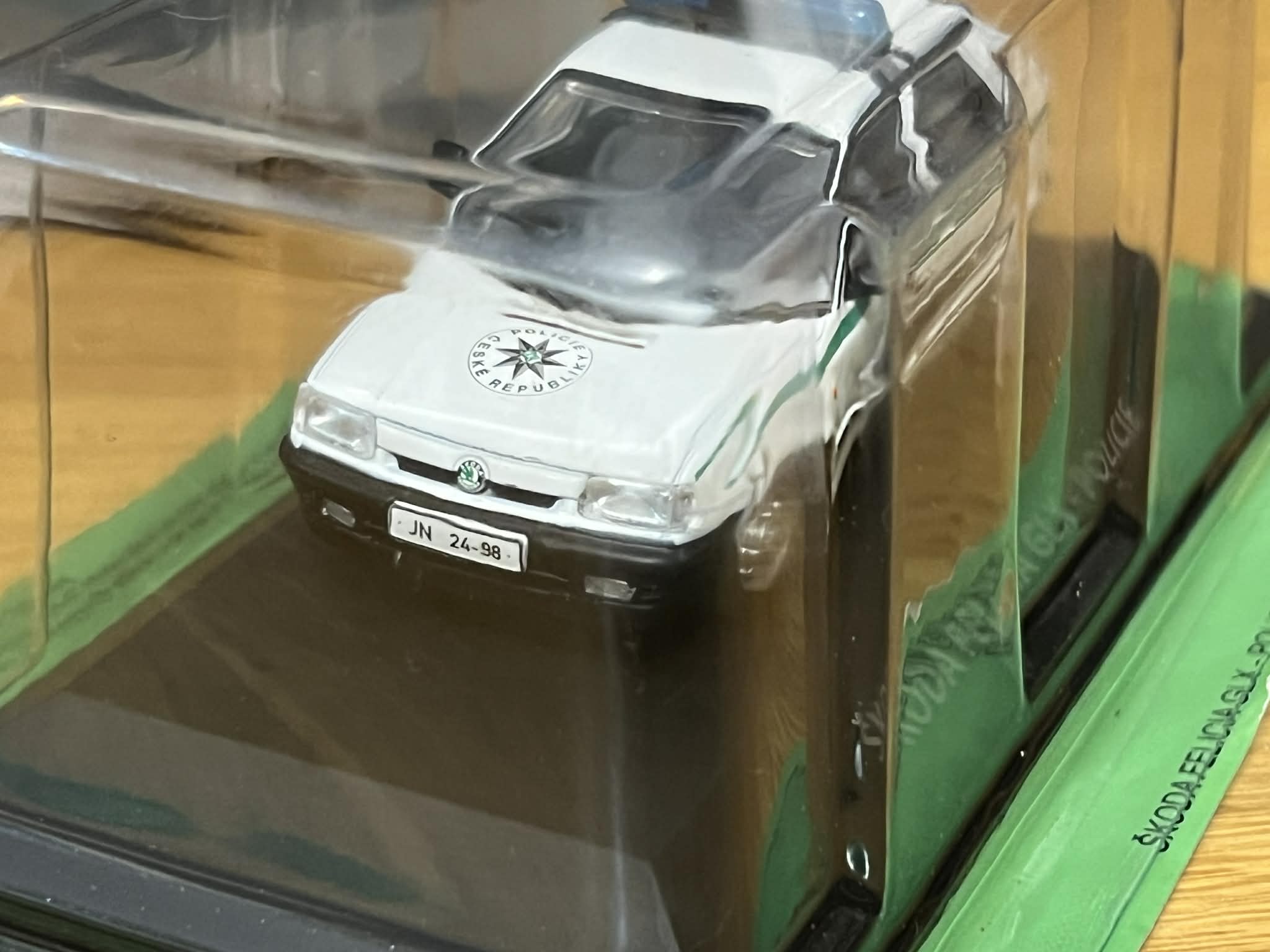 Skoda Felicia GLX (1:43) Policja - obrazek 2