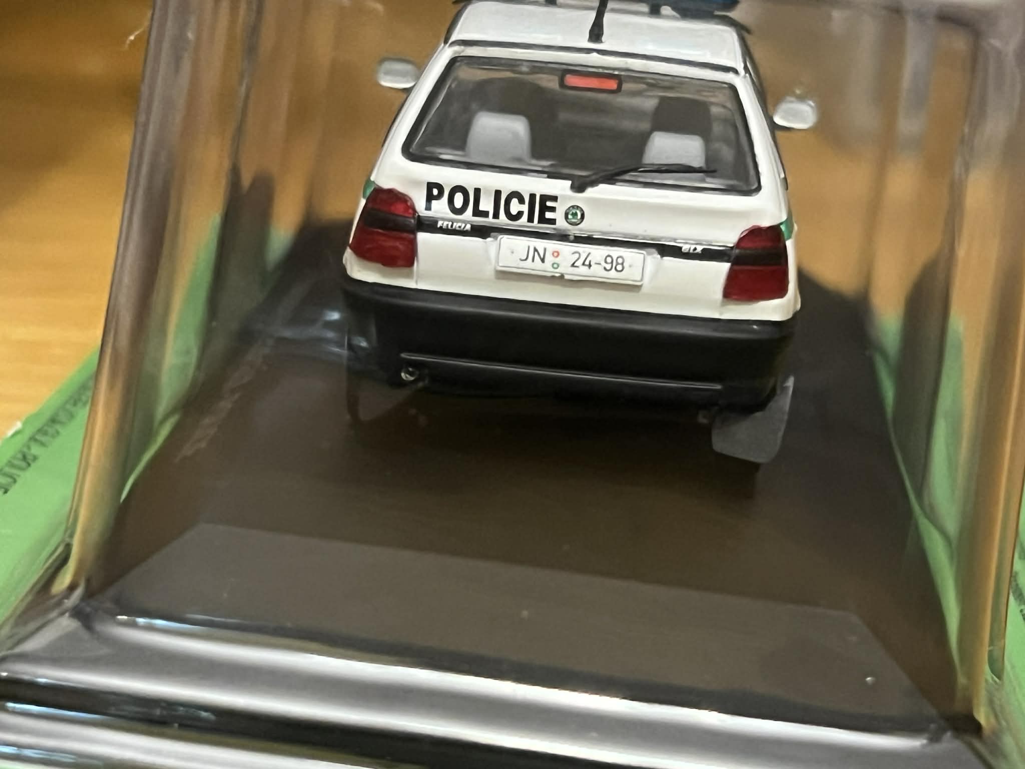 Skoda Felicia GLX (1:43) Policja - obrazek 4