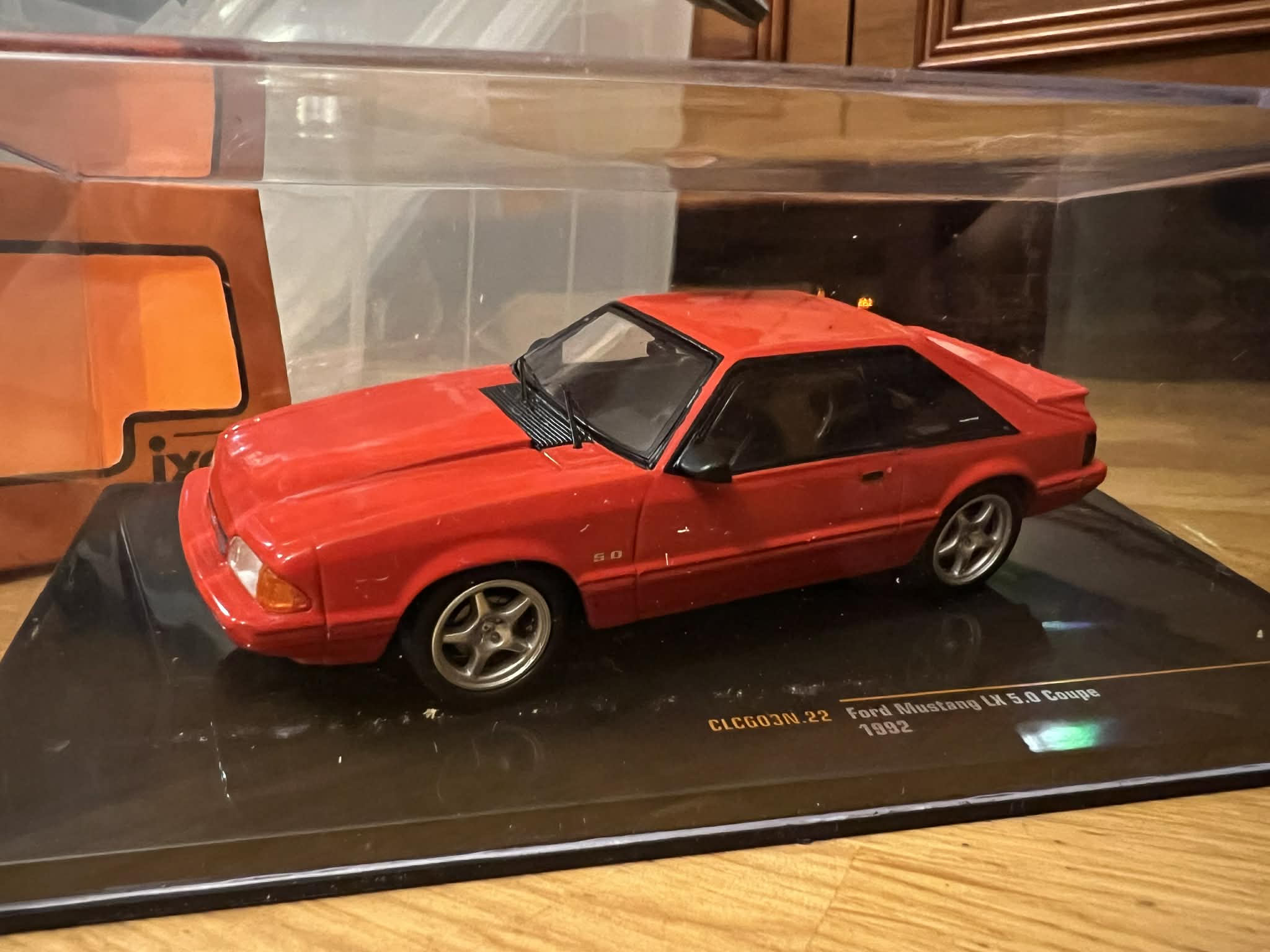 Ford Mustang LX (1:43) IXO