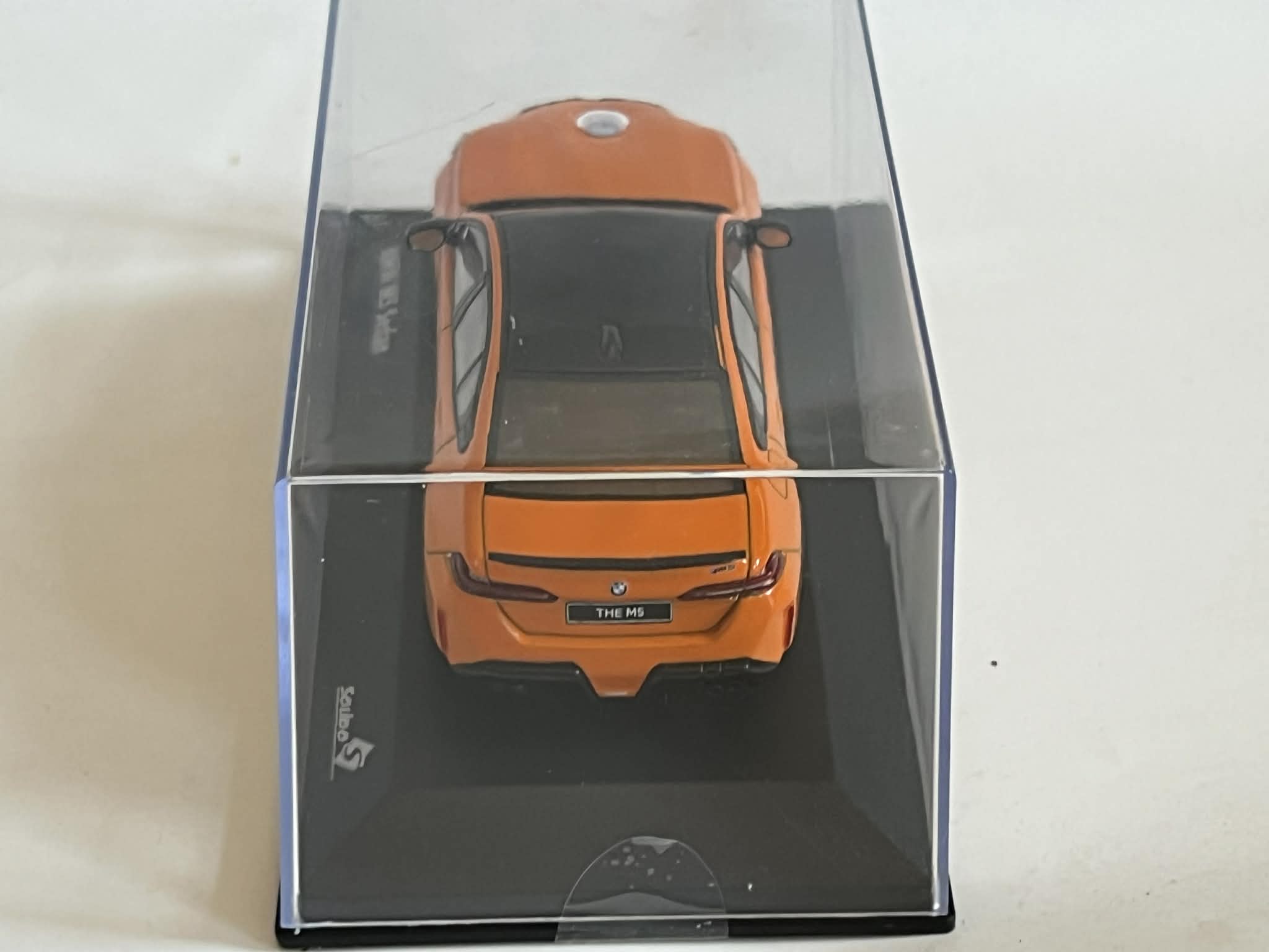 BMW M5 Sedan Pomarańczowy (1:43) Solido - obrazek 5