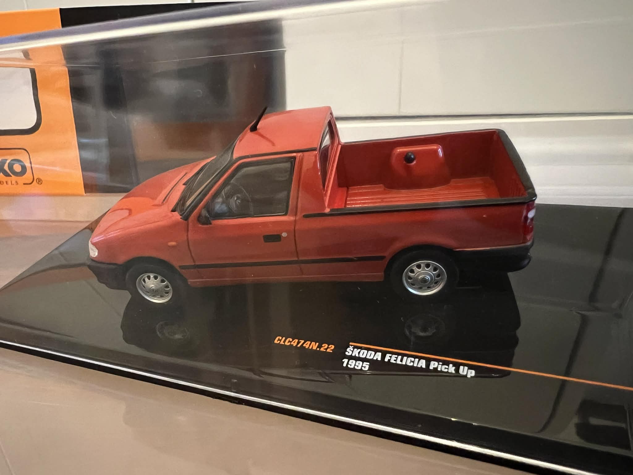 Skoda Felicia Pick Up (1:43) IXO - obrazek 4