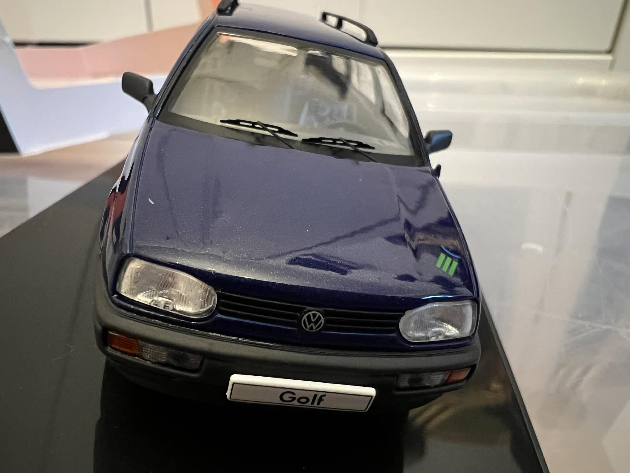 Volkswagen Golf MKIII Variant (1:43) IXO - obrazek 4