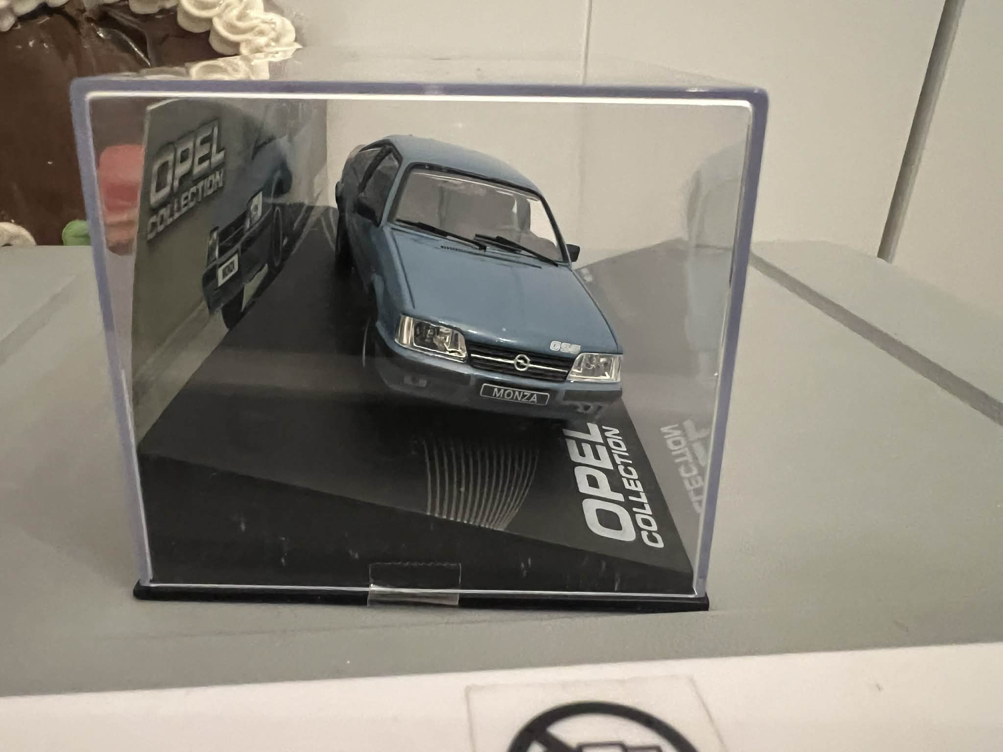 Opel Monza A GSE (1:43) DeAgostini Opel Collection - obrazek 2