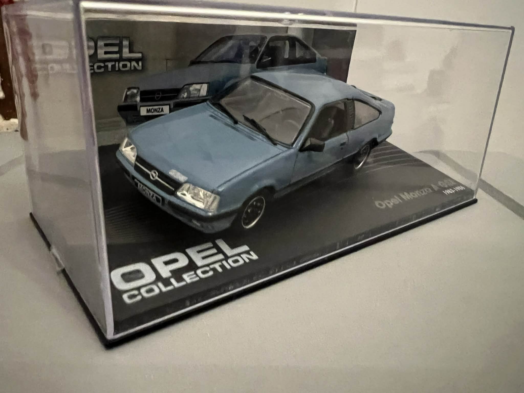 Opel Monza A GSE (1:43) DeAgostini Opel Collection - obrazek 3