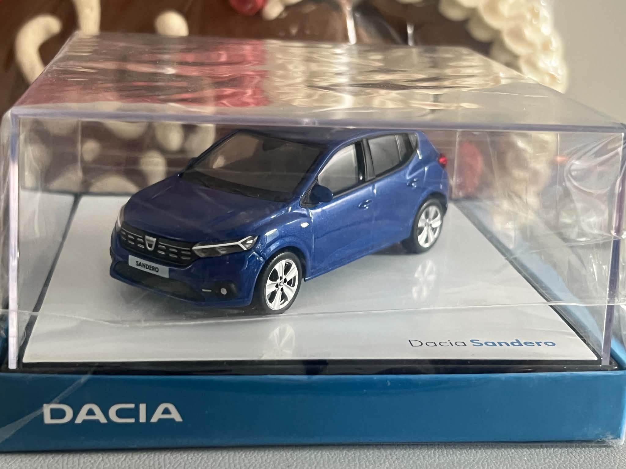 Dacia Sandero (1:43) Norev