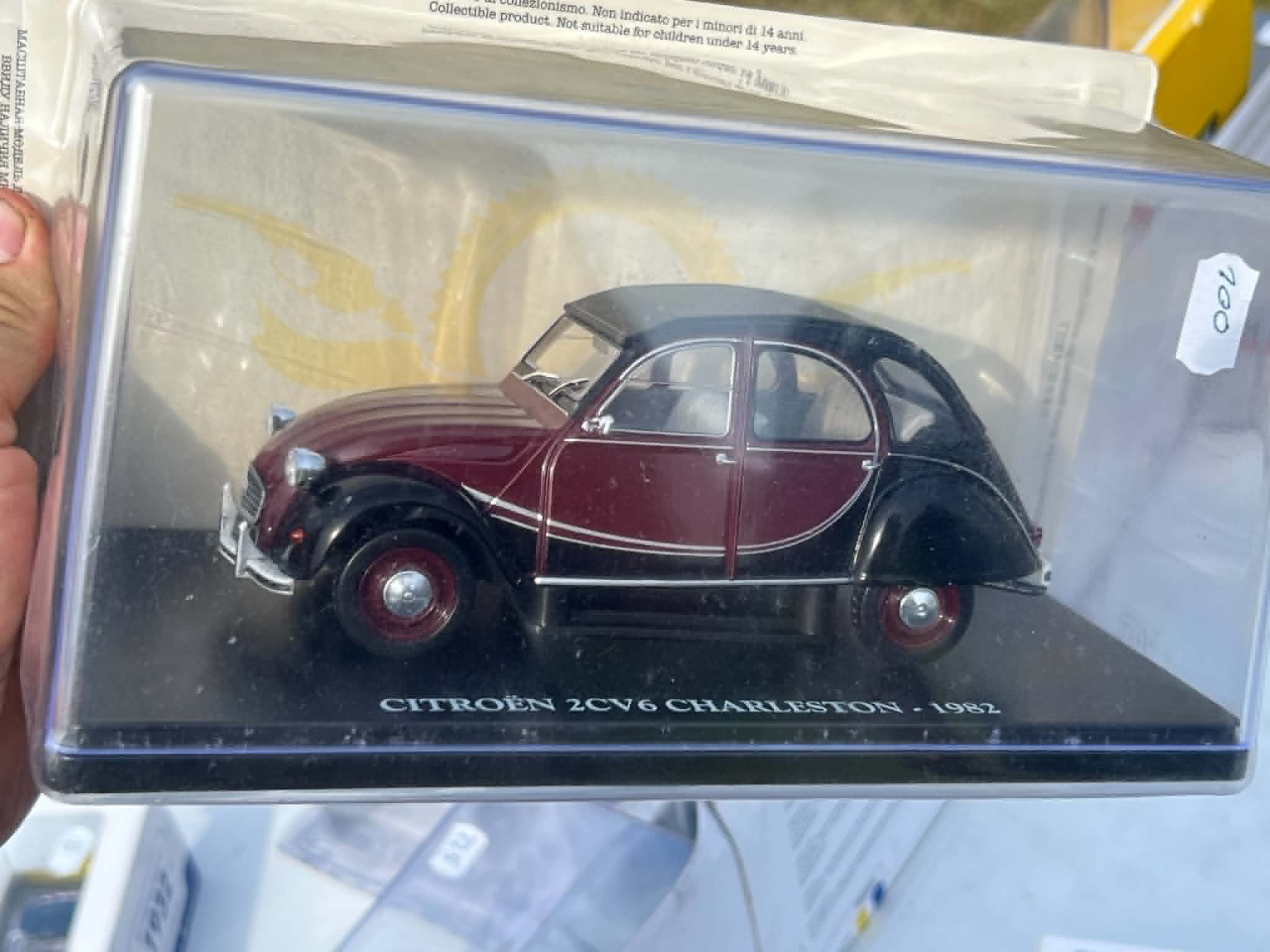 Citroen 2CV6 Charleston (1:43)