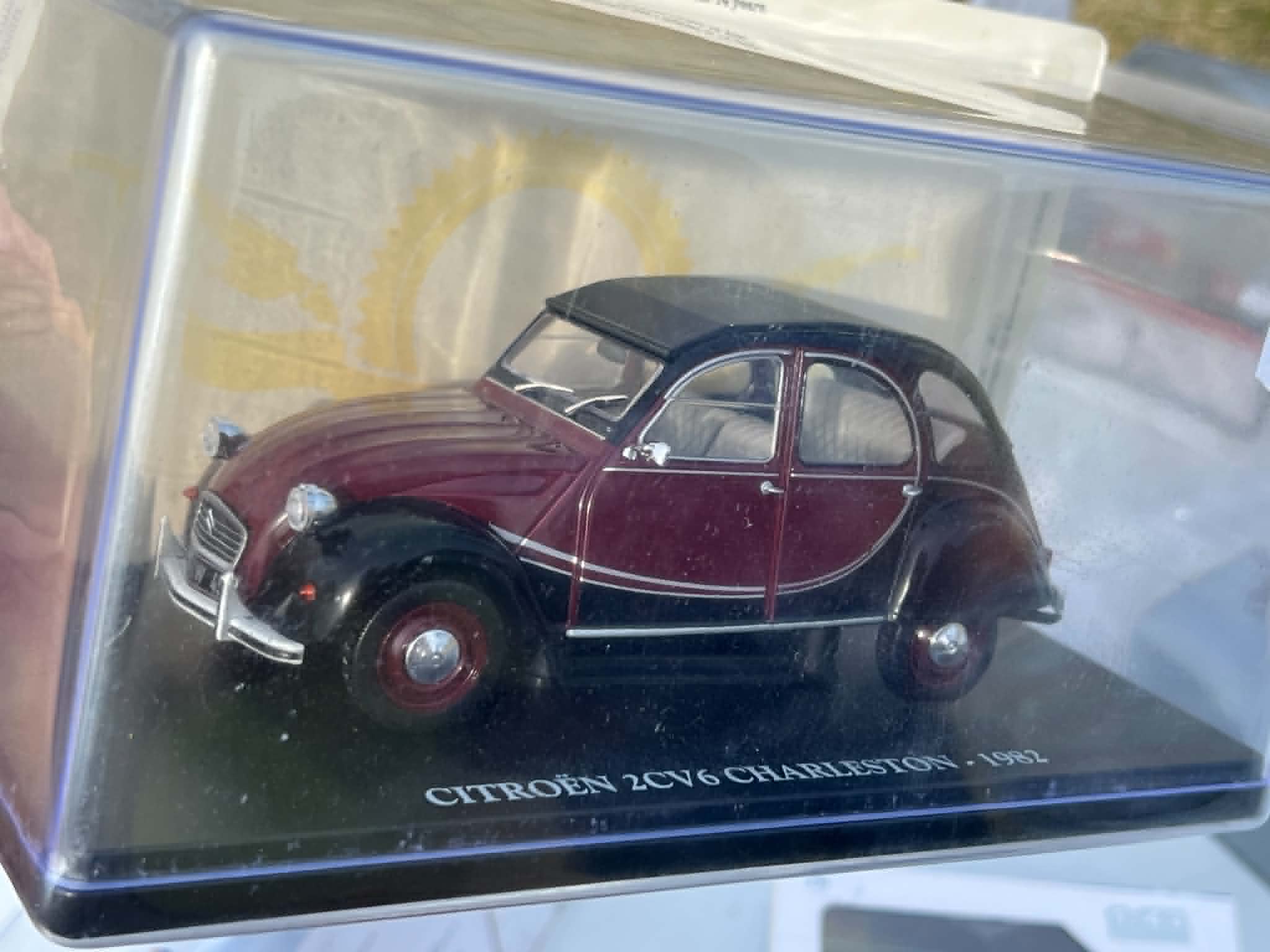 Citroen 2CV6 Charleston (1:43) - obrazek 3