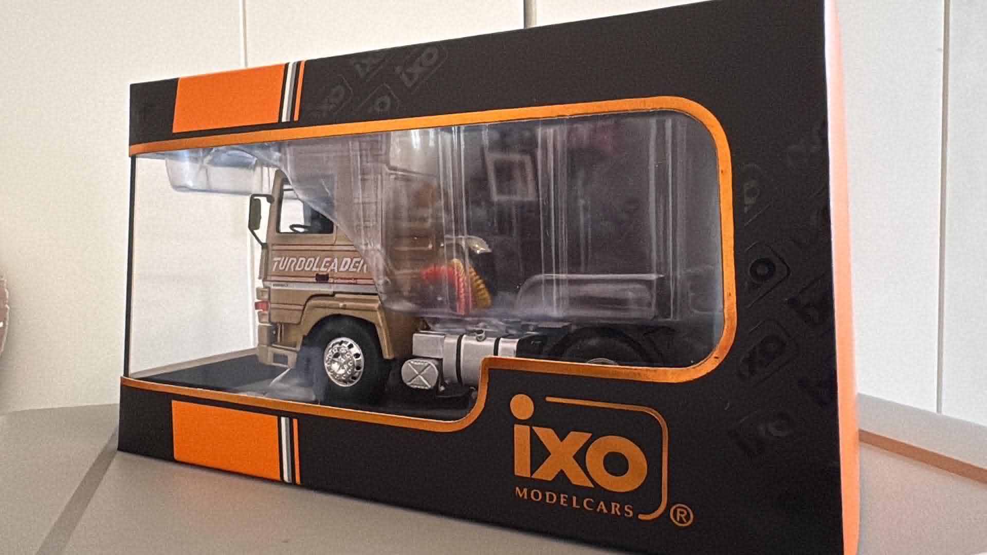 Renault R390 (1:43) IXO - obrazek 4