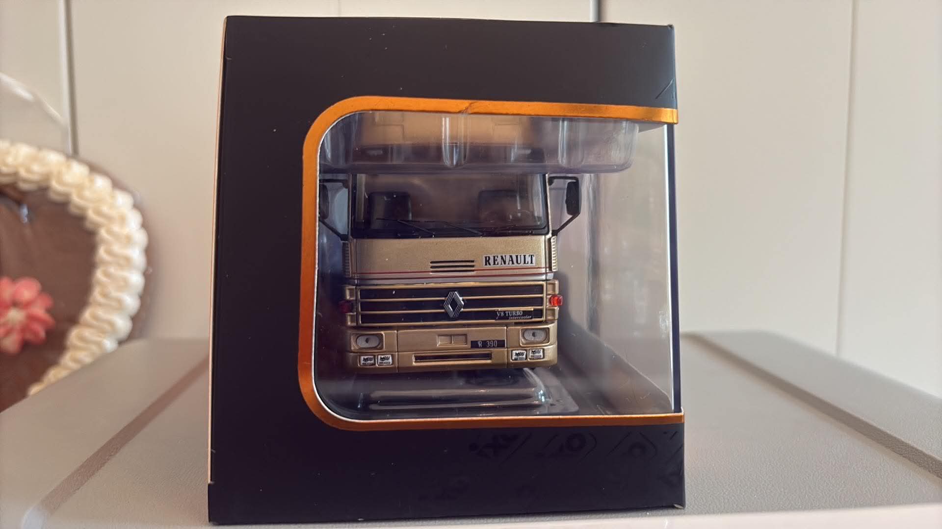 Renault R390 (1:43) IXO - obrazek 3