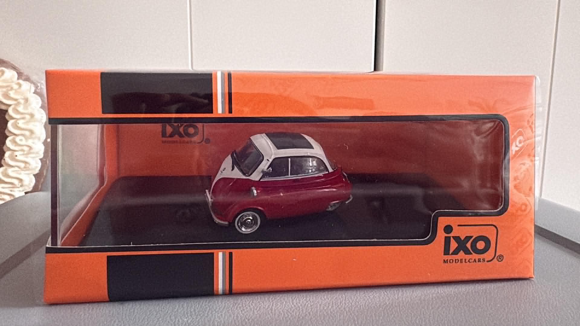 BMW Isetta (1:43) IXO