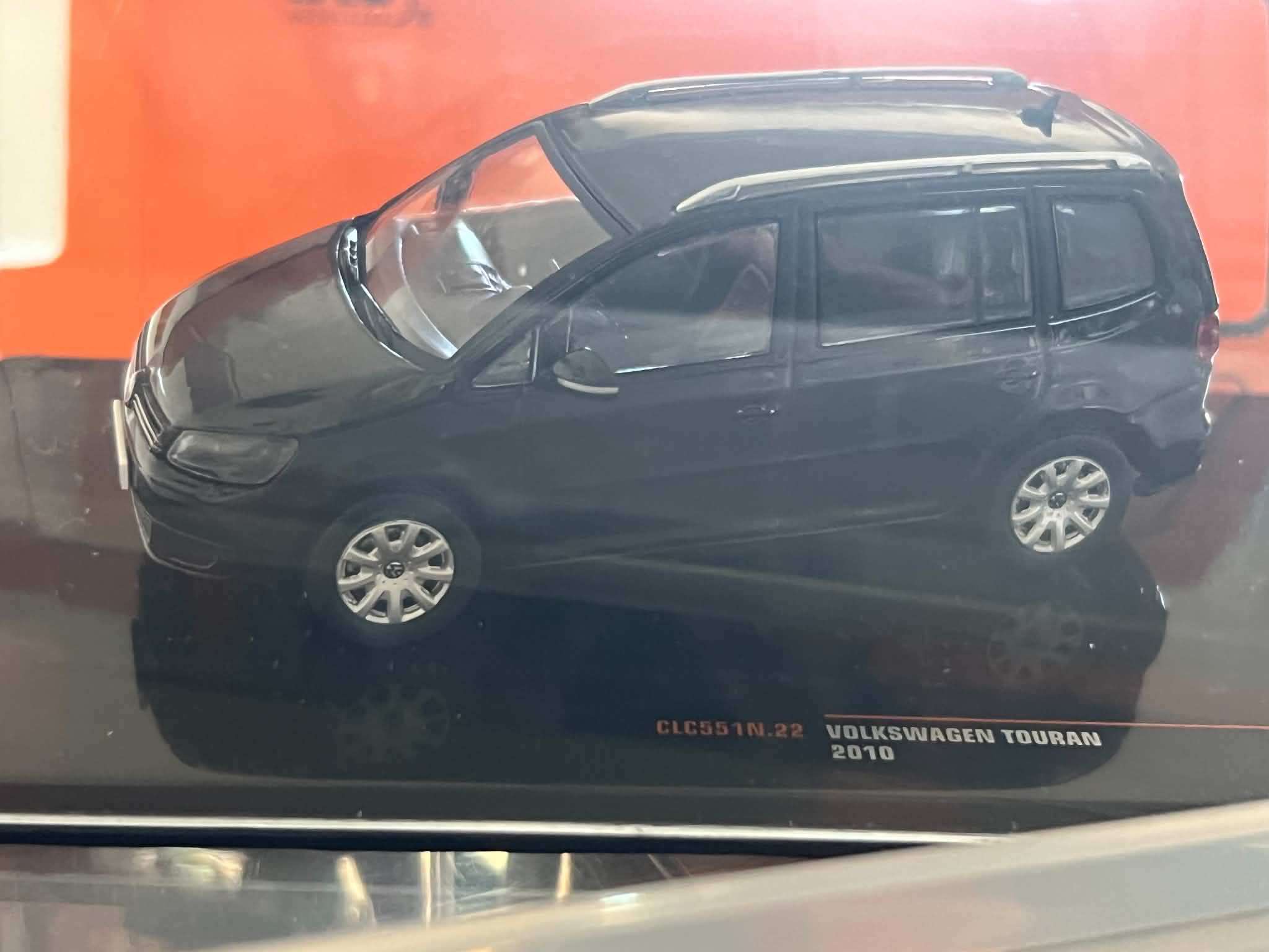 Volkswagen Touran (1:43) IXO