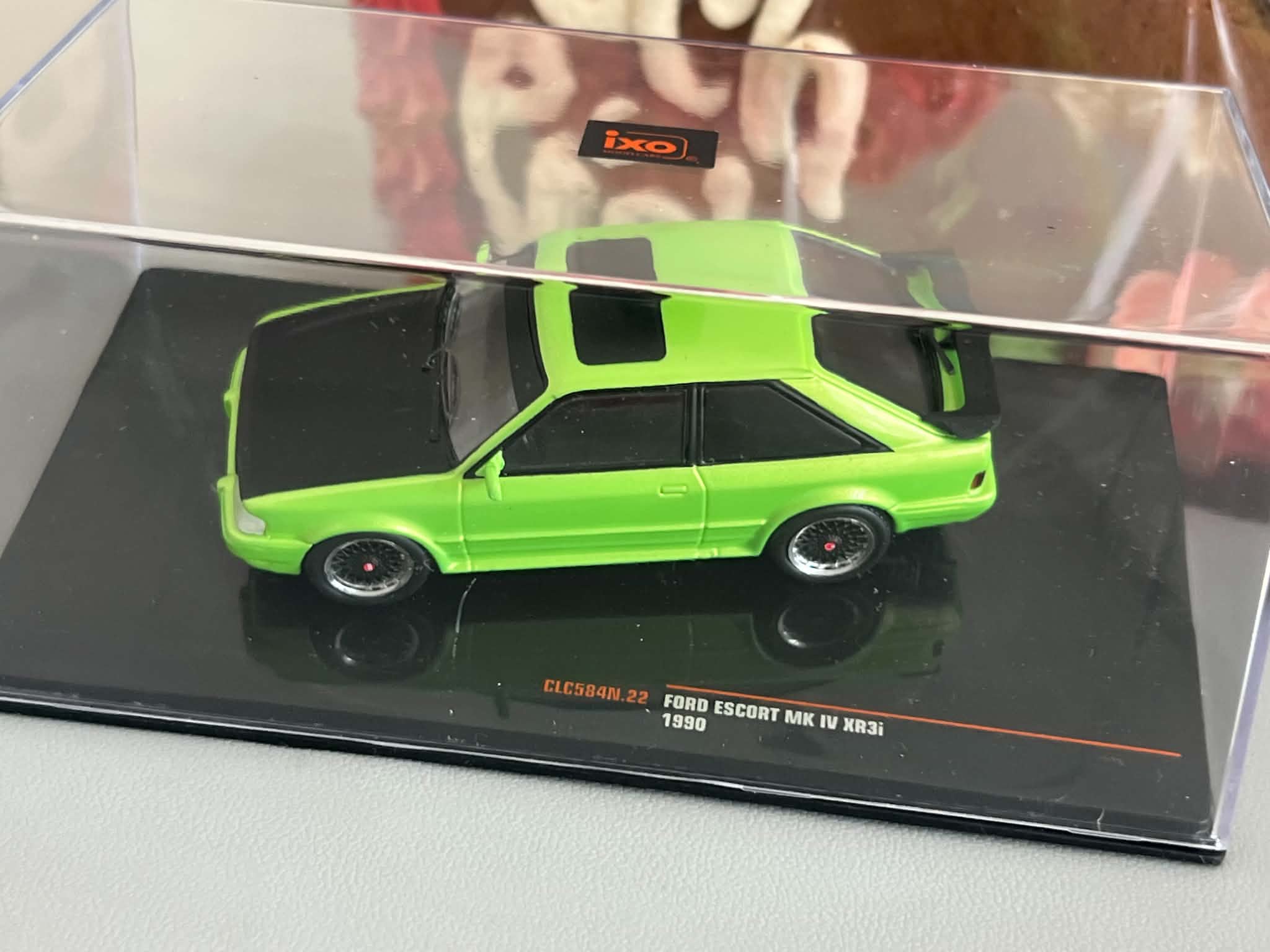Ford Escort MK IV XR3i (1:43) IXO - obrazek 2
