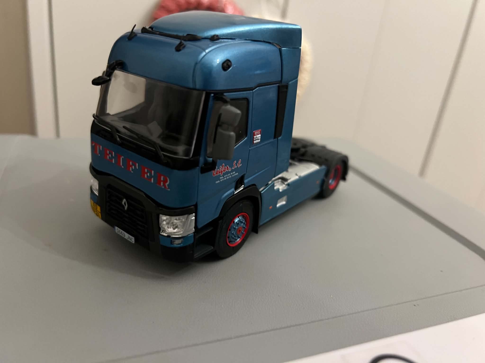 Renault T (1:43)