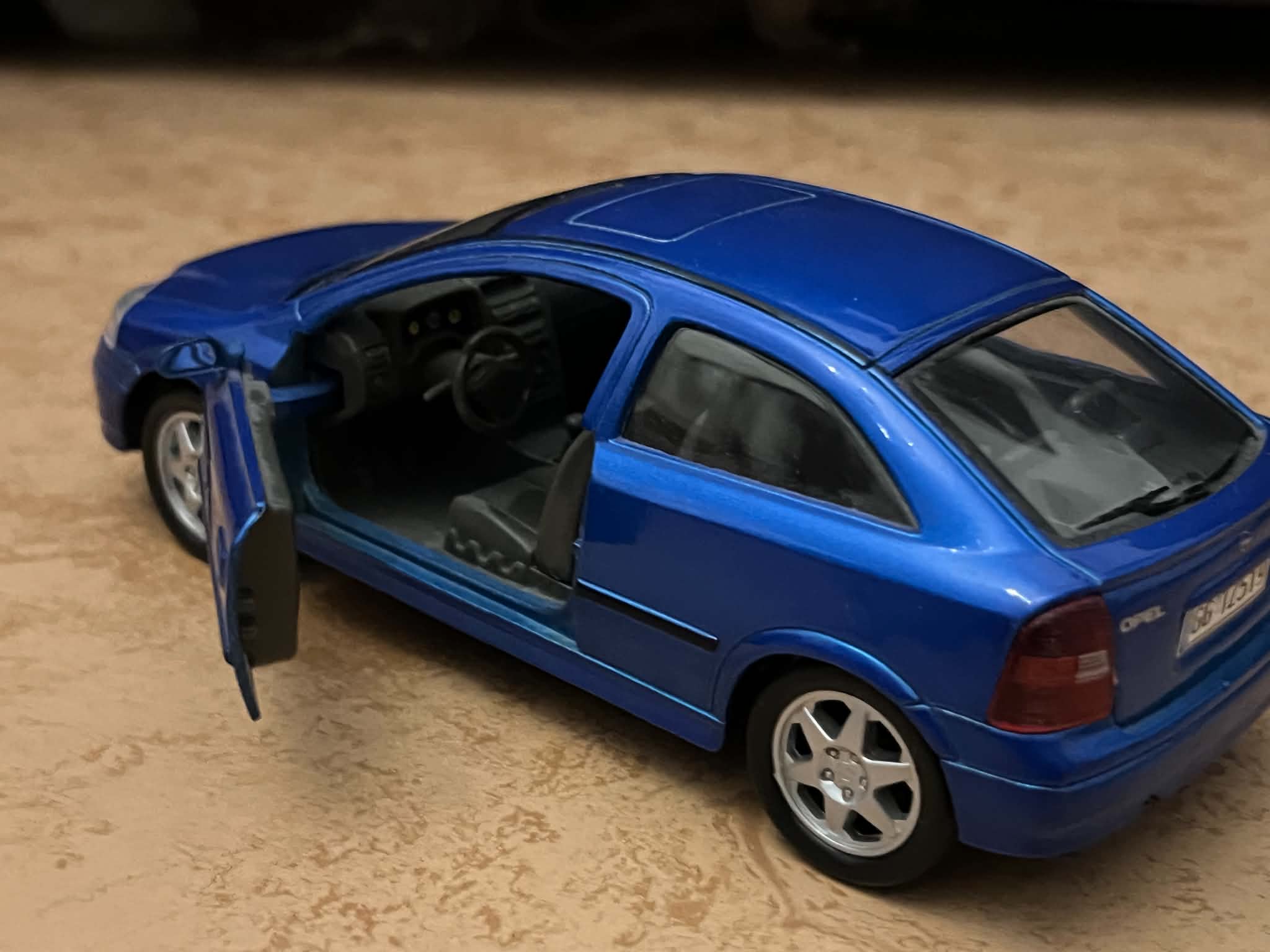 Opel Astra (1:24) Welly - obrazek 3
