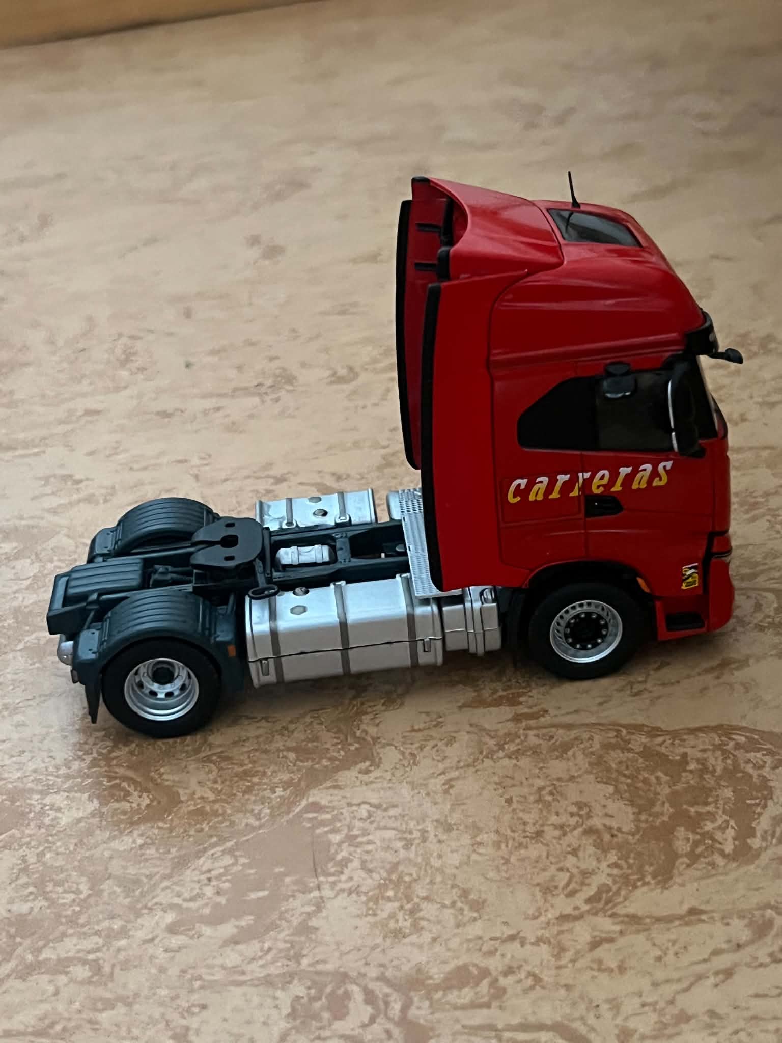 Iveco S-Way (1:43) - obrazek 6
