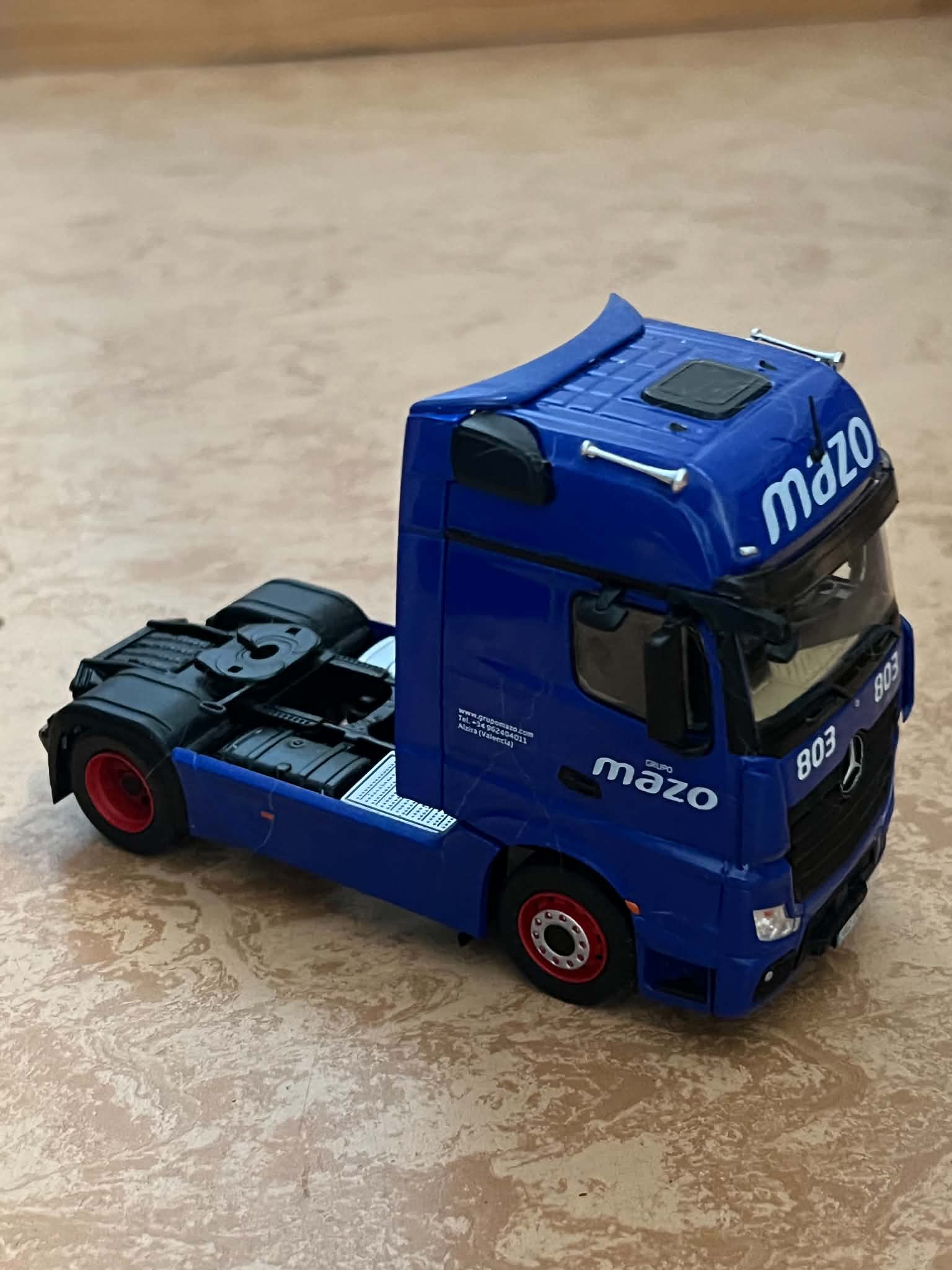 Mercedes-Benz Actros MP4 (1:43) - obrazek 2