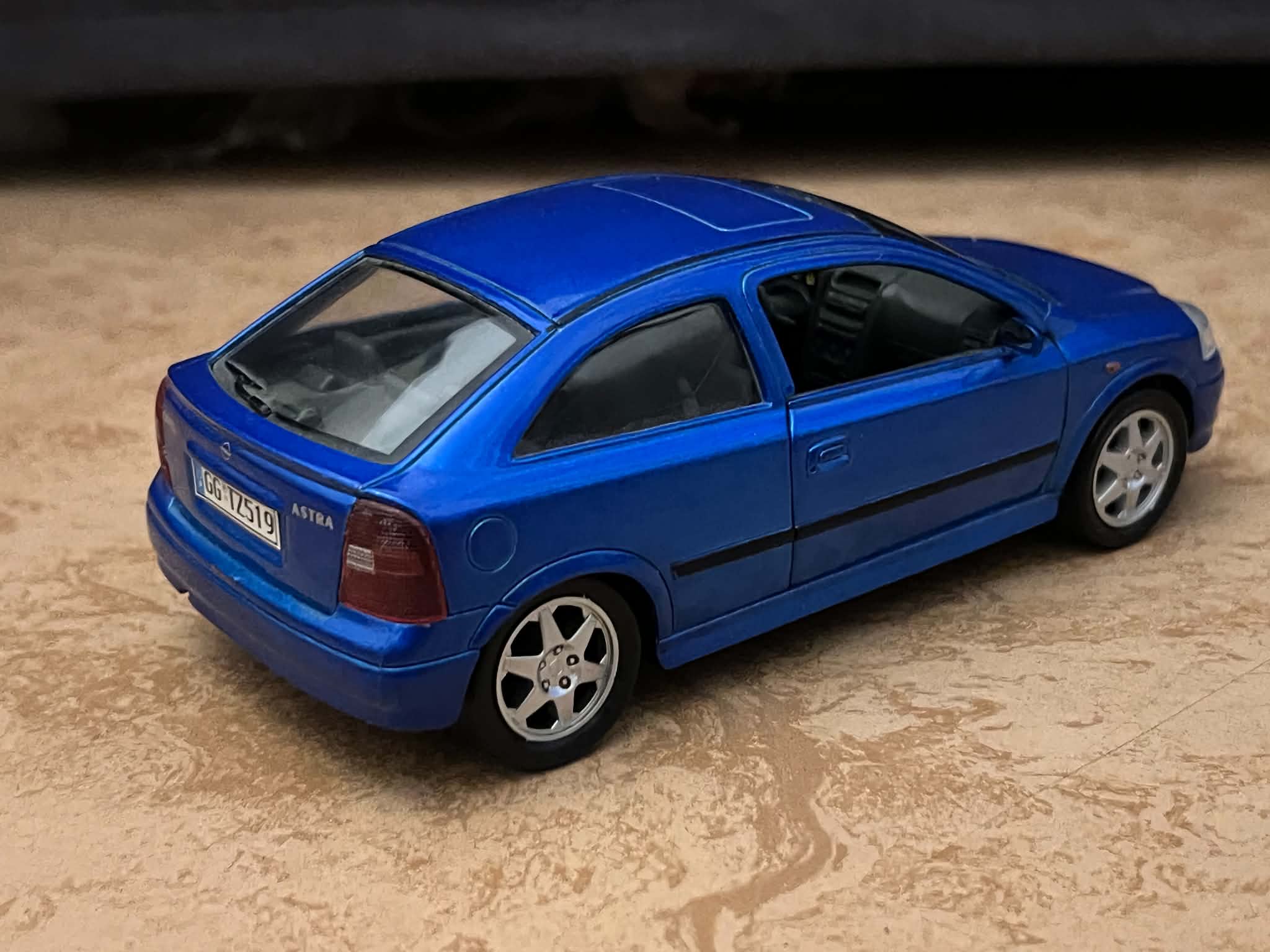 Opel Astra (1:24) Welly - obrazek 5